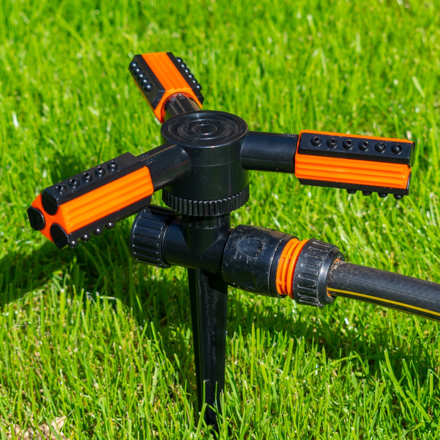Eco Line 3‑Arm Rotary Lawn Sprinkler with Spike Mount