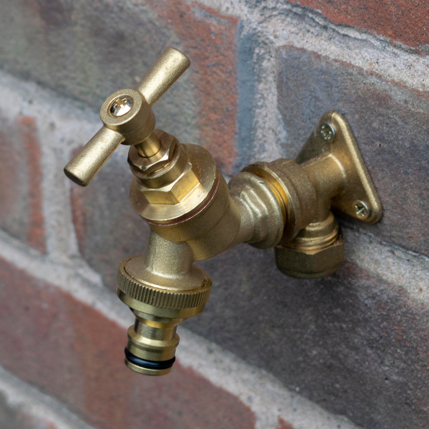 22mm Brass Wall Flange Kit with Brass Quick-Release Tap