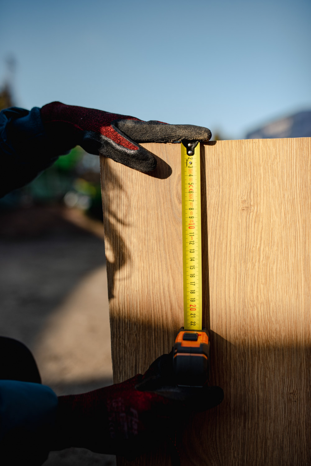 25mm Wide Retractable Measuring Tape with Belt Clip (5m-10m)