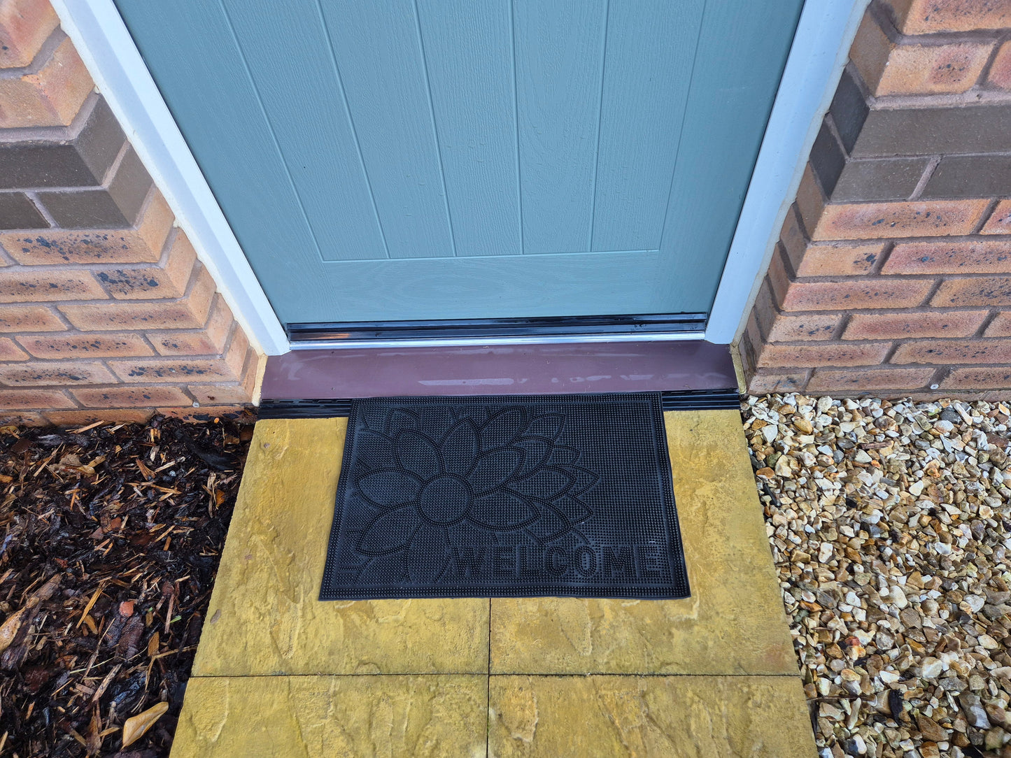 Rubber Entrance Mat 60x40cm – ‘Welcome’ Floral Design