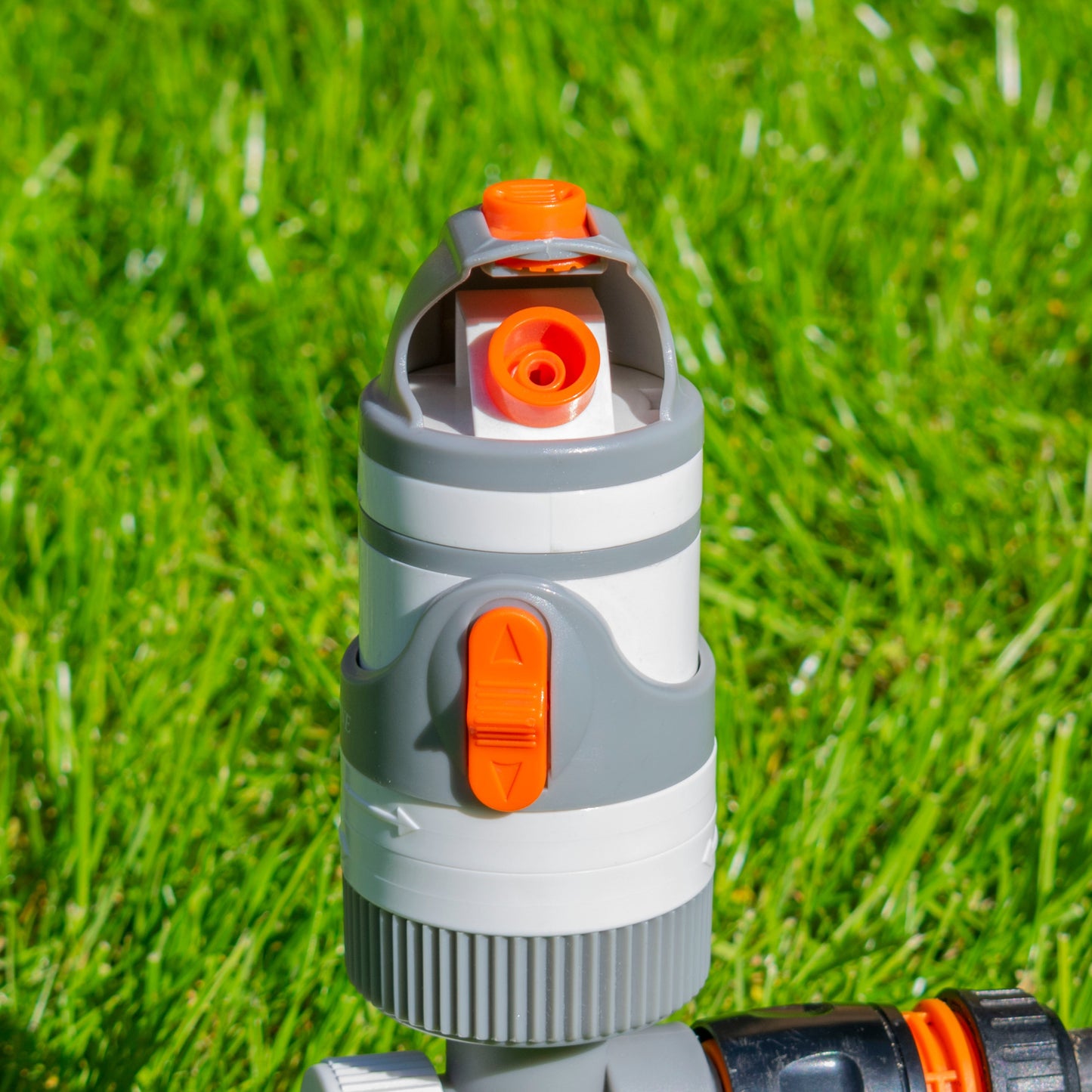 White Line Gear Drive Sprinkler with 2 Spray Patterns