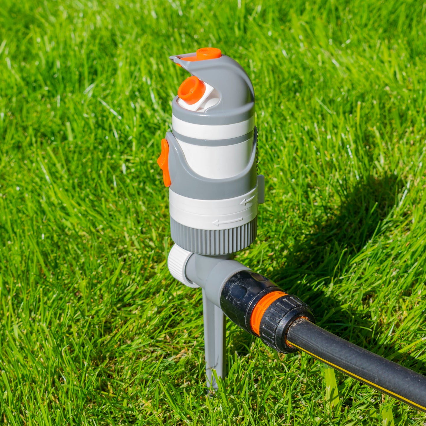 White Line Gear Drive Sprinkler with 2 Spray Patterns