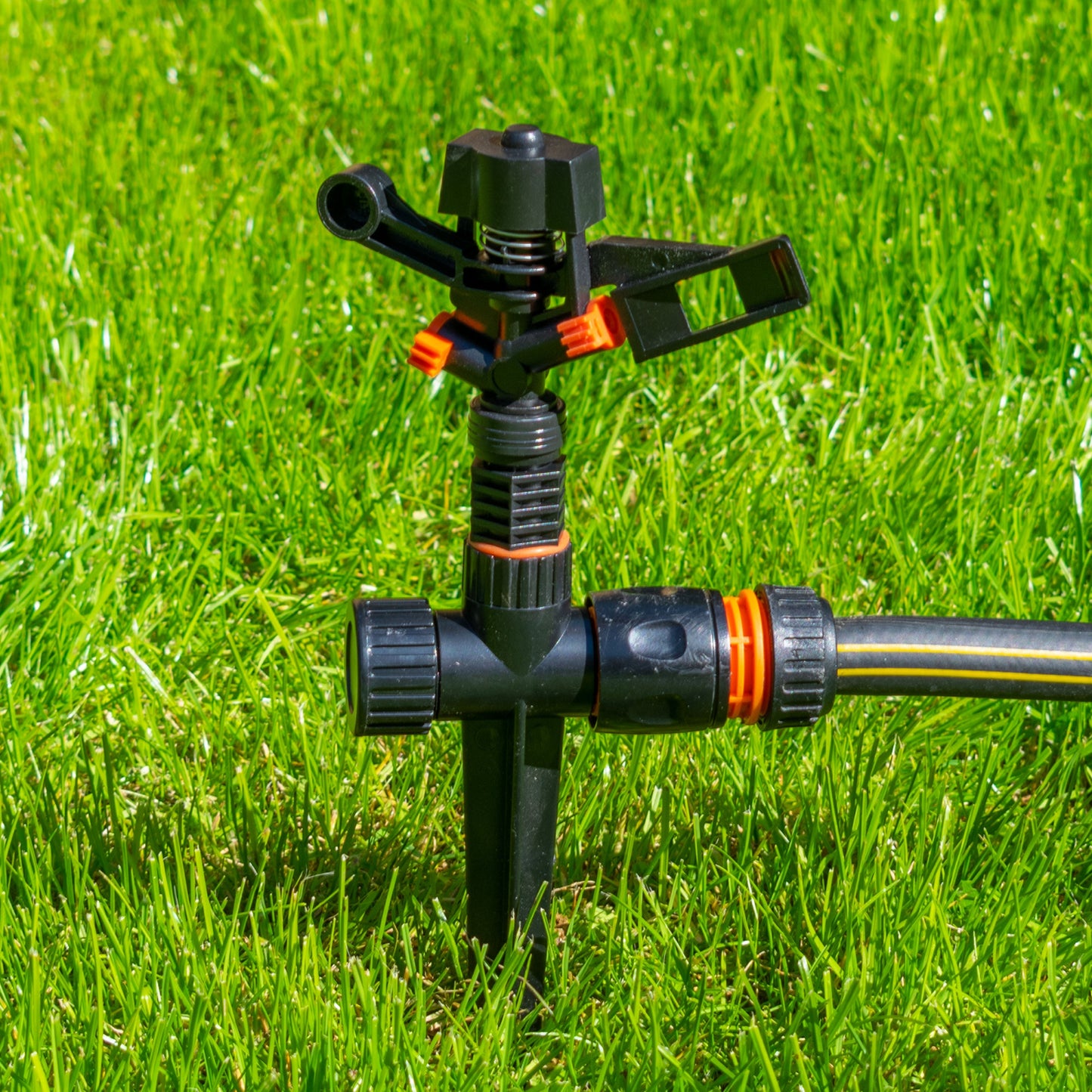 Eco Line Pulsating Garden Sprinkler with Ground Spike