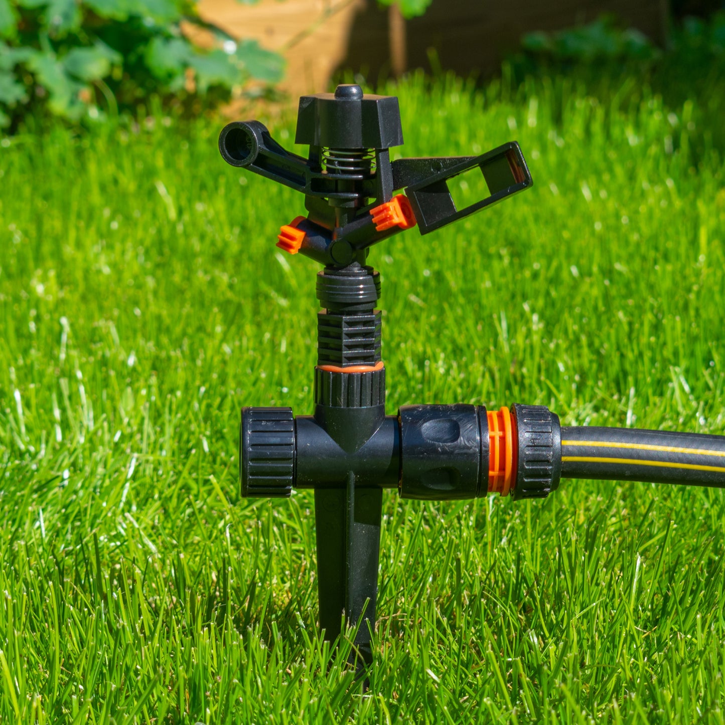 Eco Line Pulsating Garden Sprinkler with Ground Spike