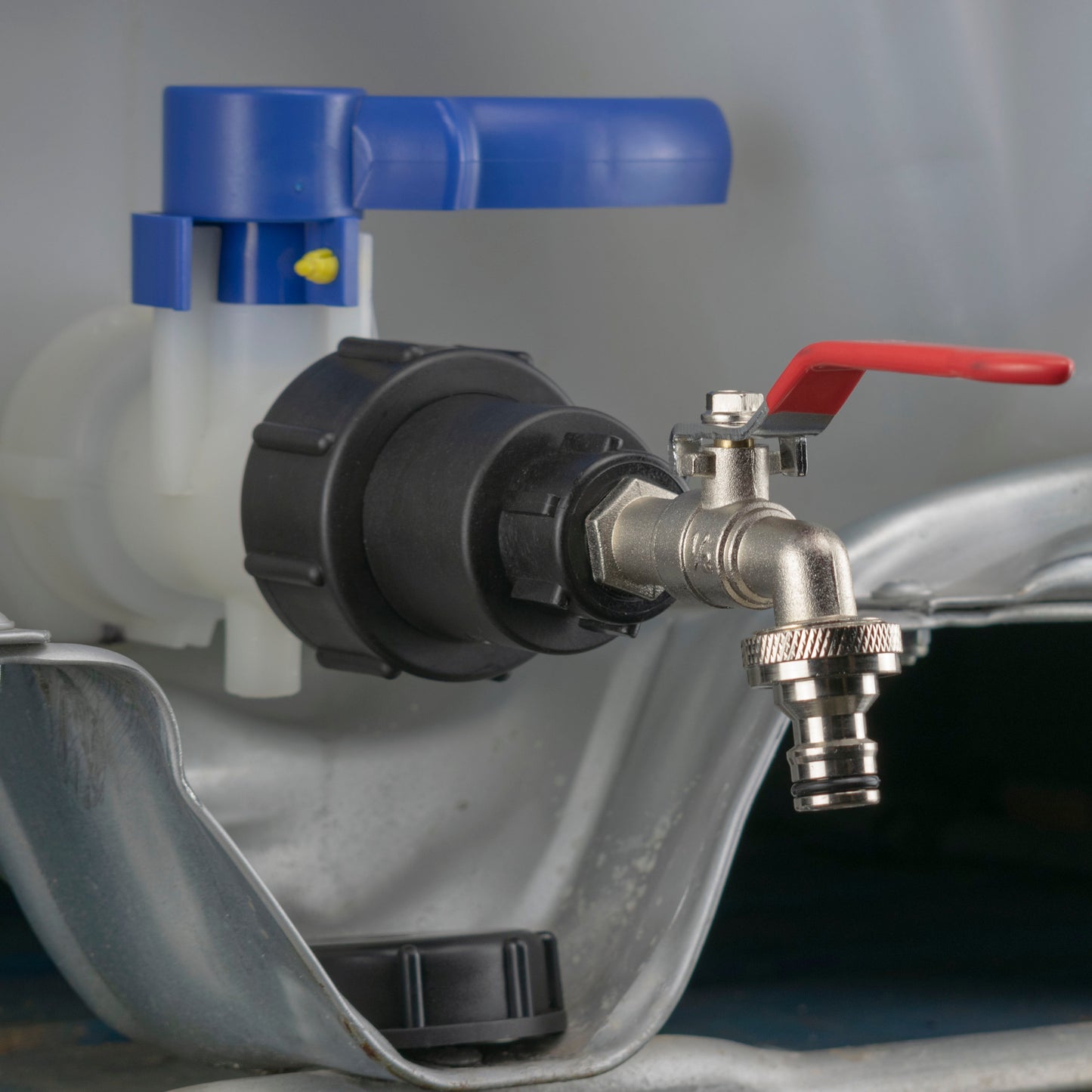 IBC 2” S60X6 – 1/2" BSPF Extended Fitting with 1/2" BSP Quick-Connect Plastic Lever Tap