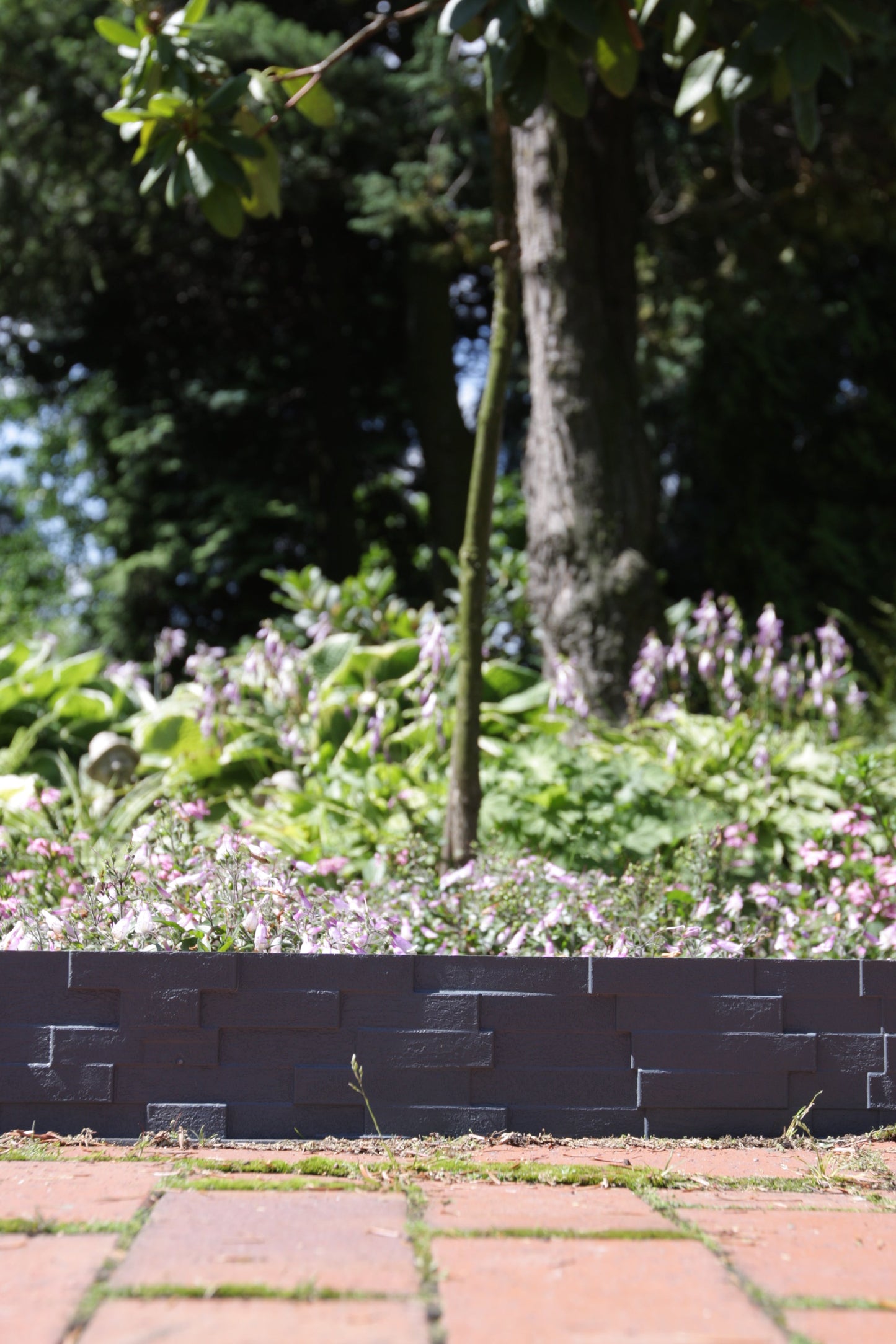 Brown Plastic Palisade Lawn Border with Slate Texture 2.38m