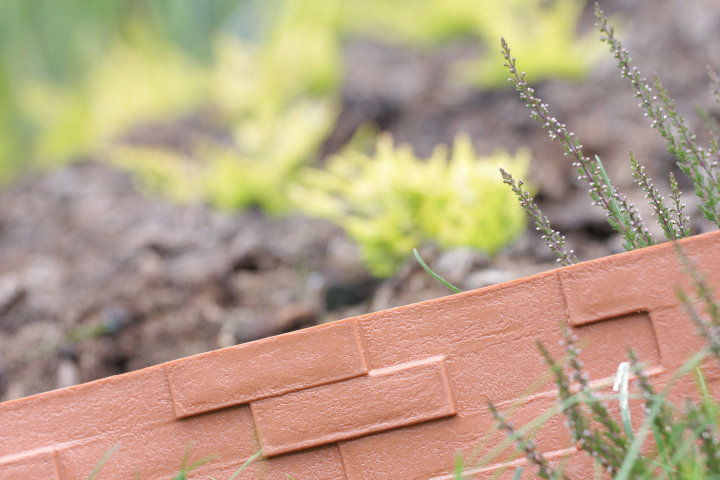 Brown Plastic Palisade Lawn Border with Slate Texture 2.38m