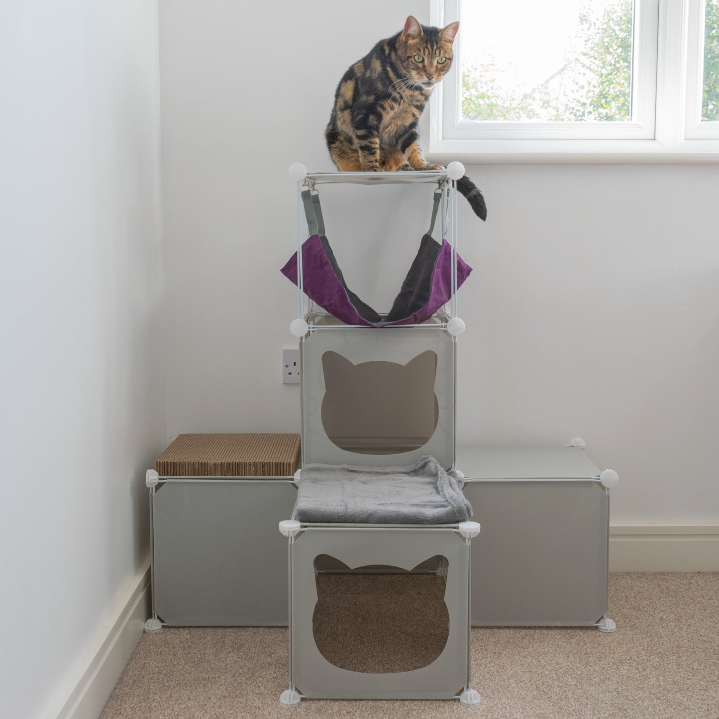 Medium-Sized Kitty Cubby Play Tower