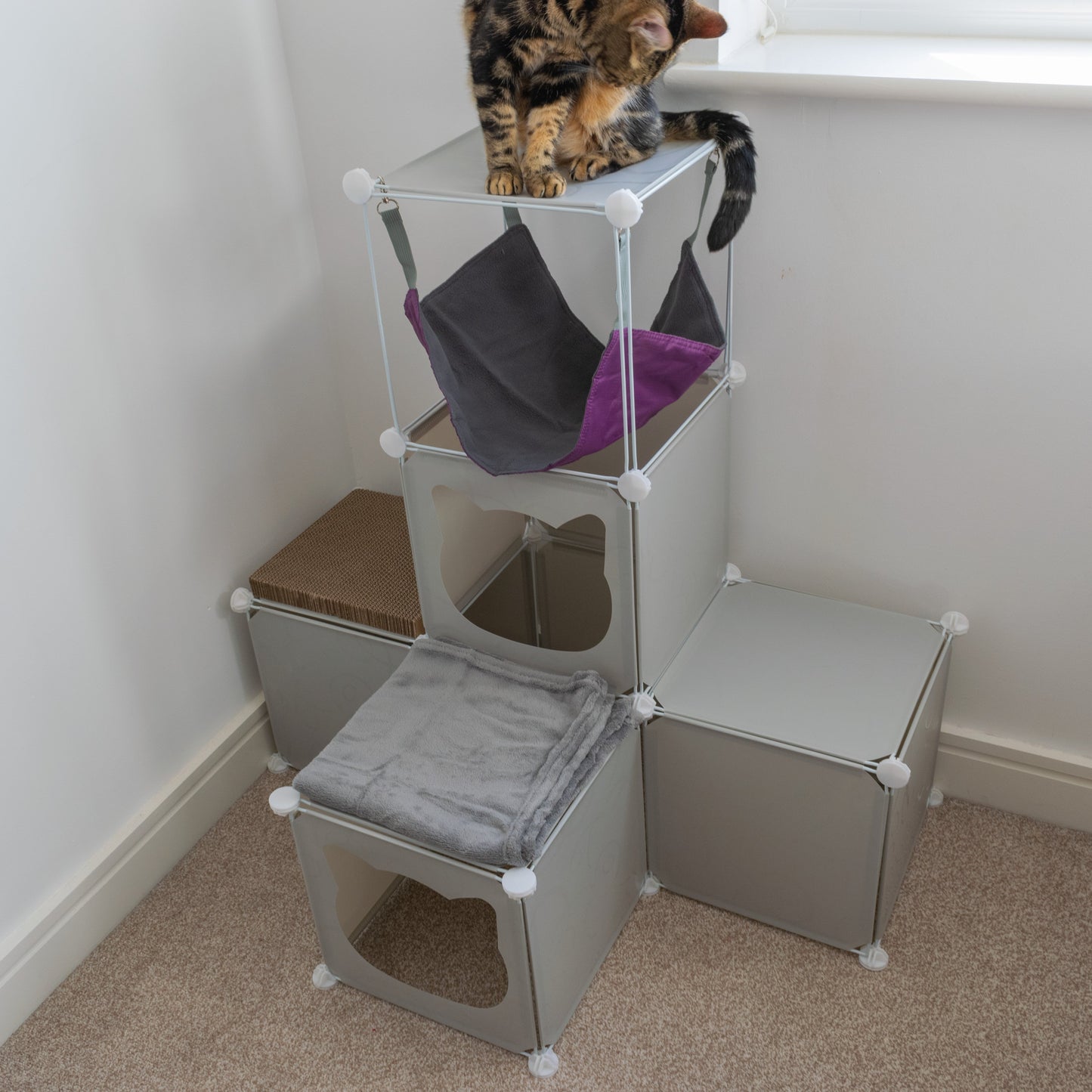 Medium-Sized Kitty Cubby Play Tower