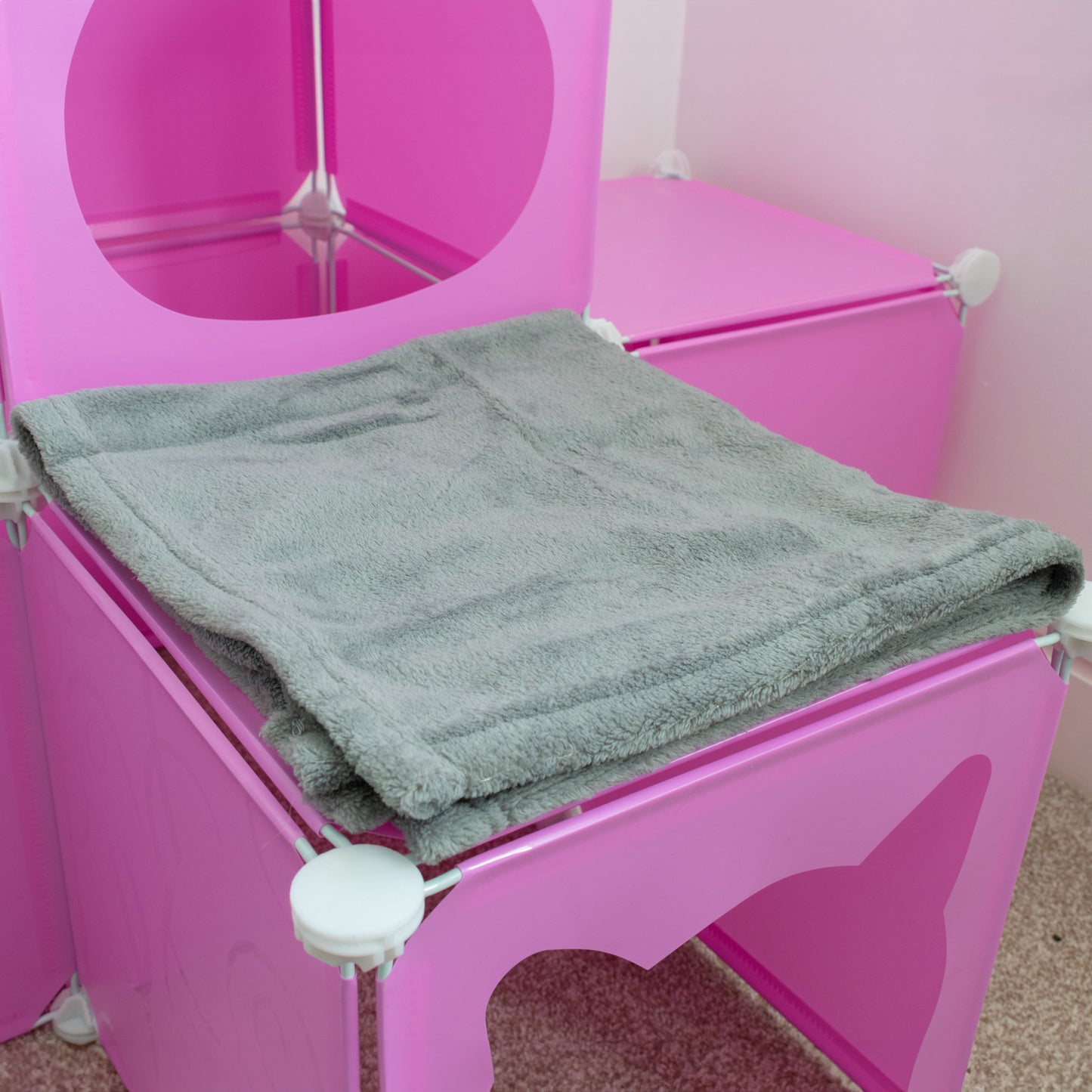 Medium-Sized Kitty Cubby Play Tower
