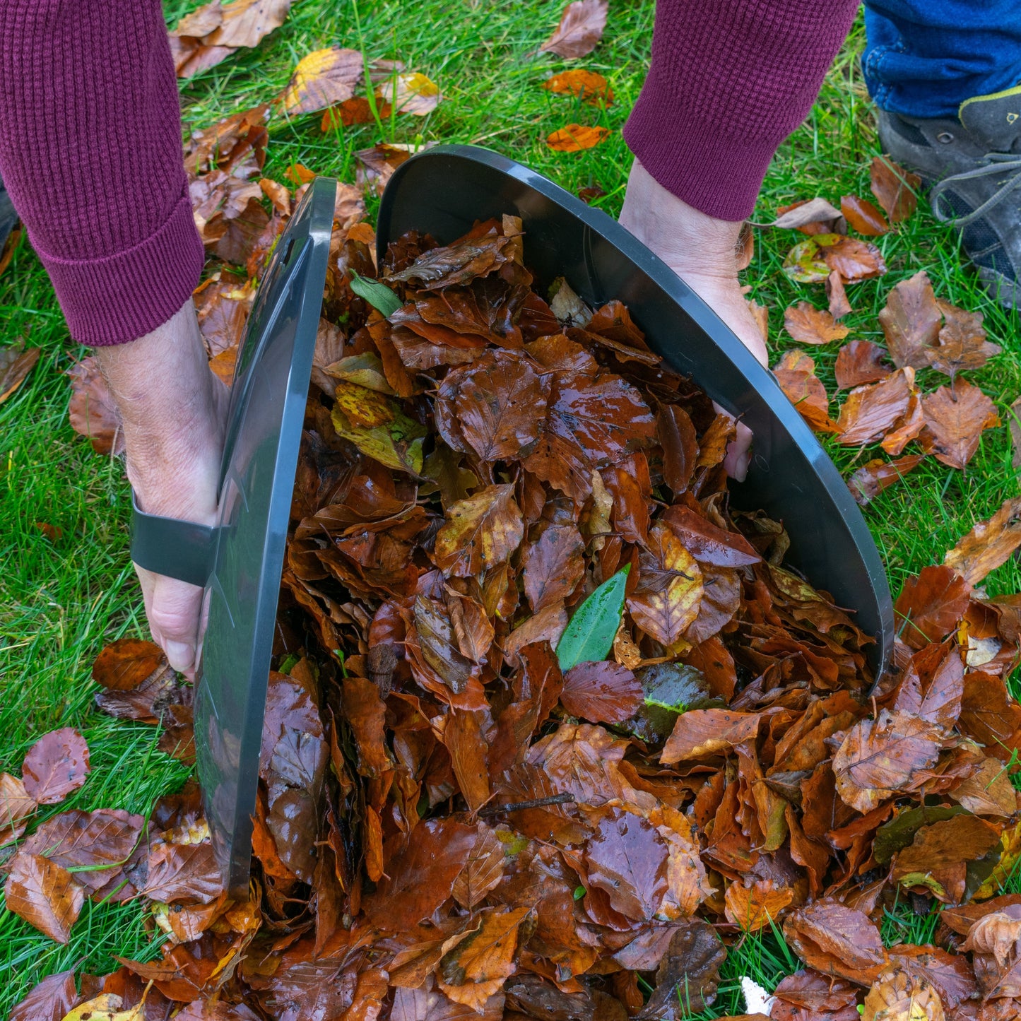 Dark Grey Leaf Grabber Scoops for Garden Cleaning