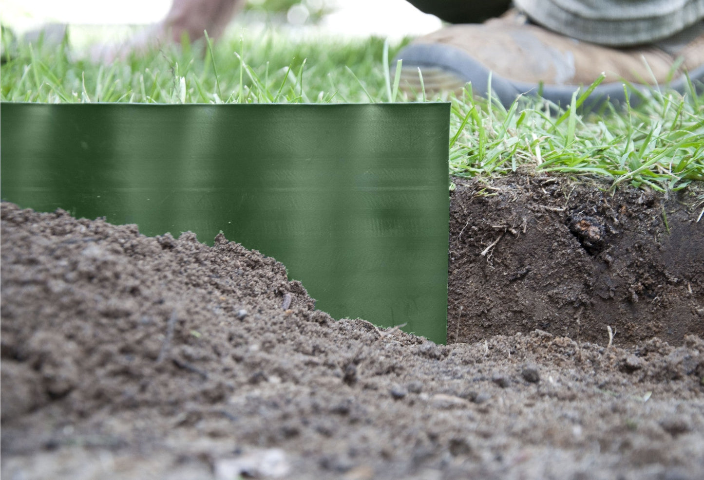 Green Plastic Wave‑Pattern Lawn Edging Strip – 25cm × 9m