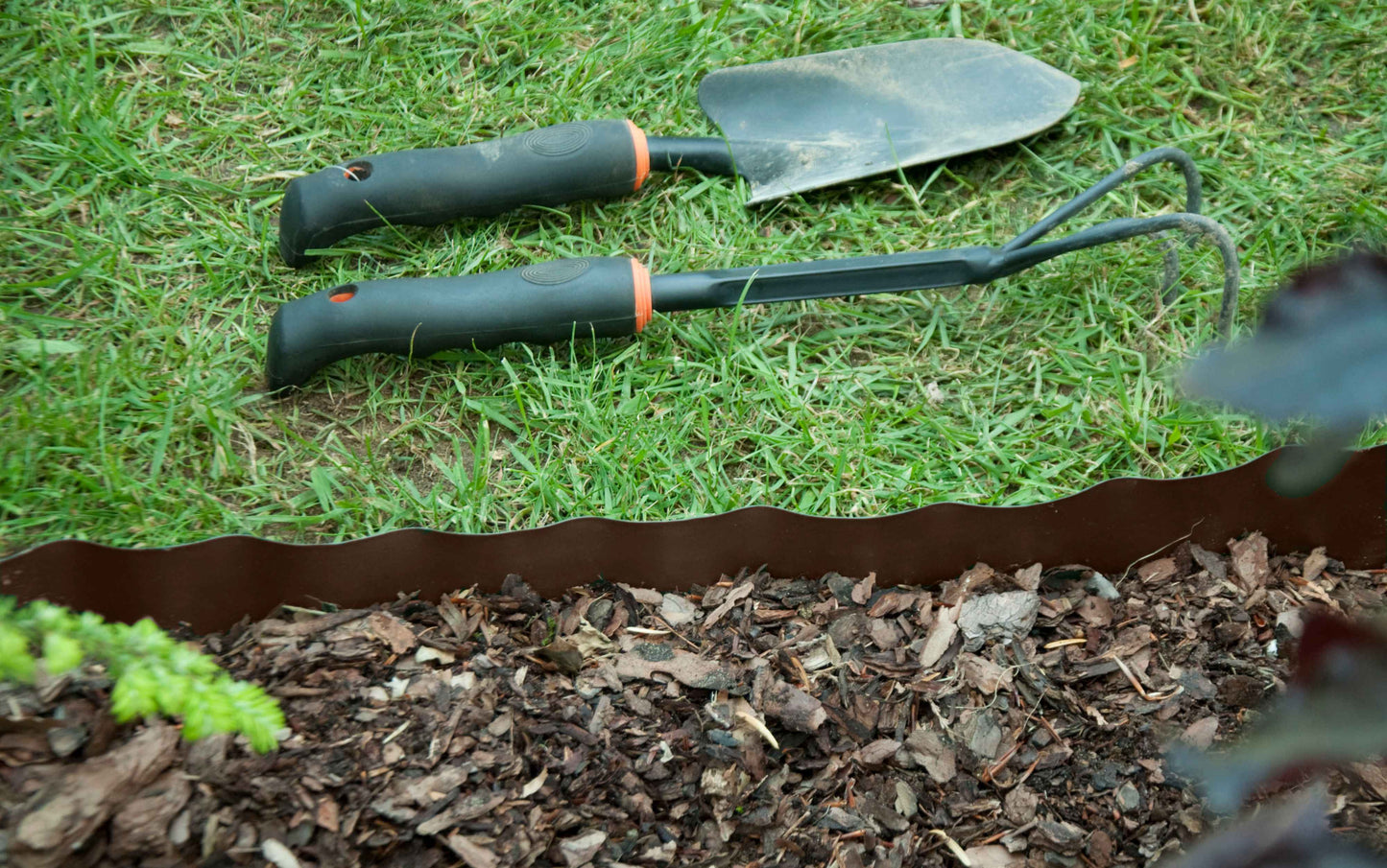 Brown Plastic Wave‑Pattern Lawn Edging Strip – 25cm × 9m