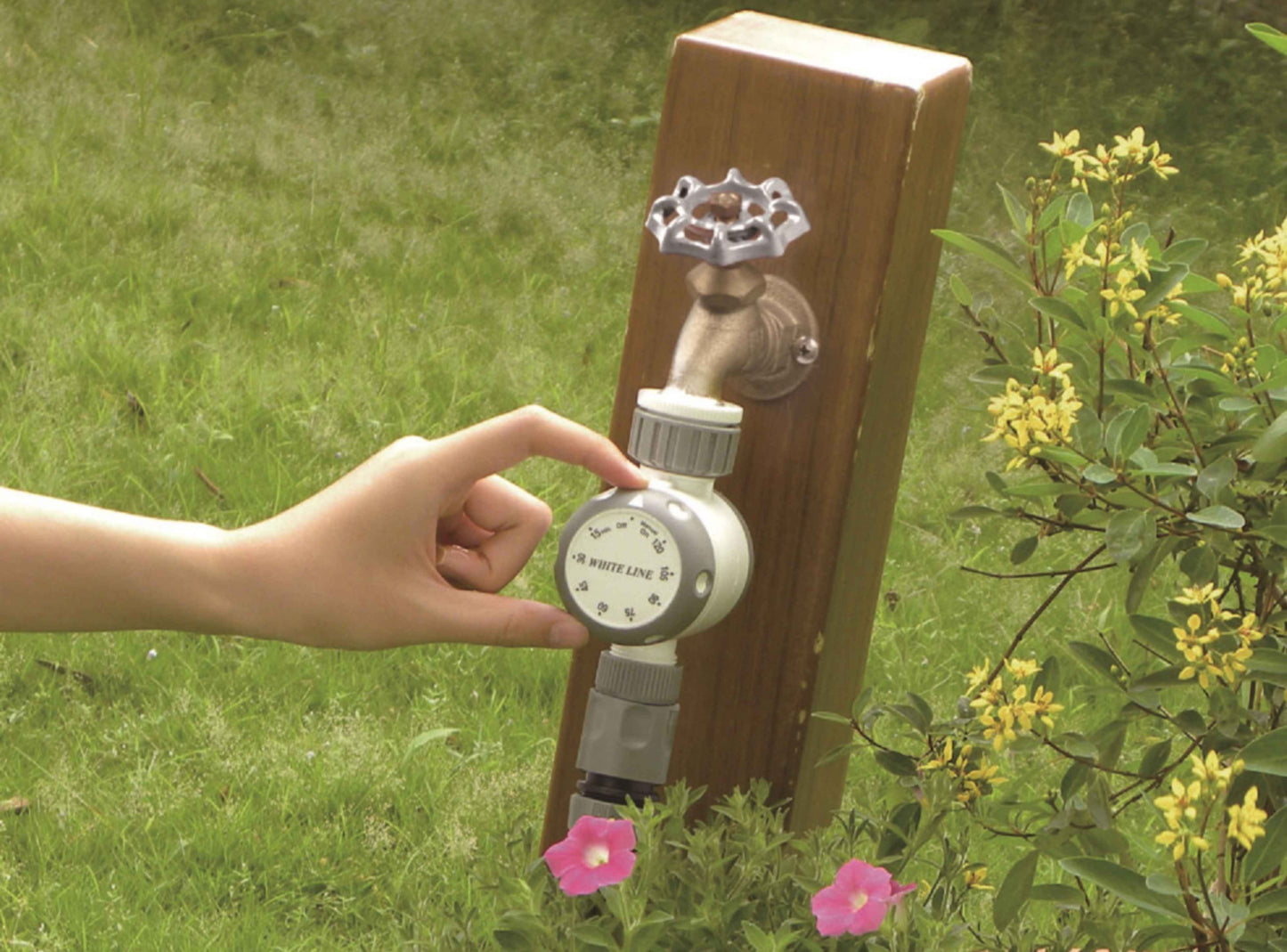 White Line Mechanical Garden Water Timer Controller
