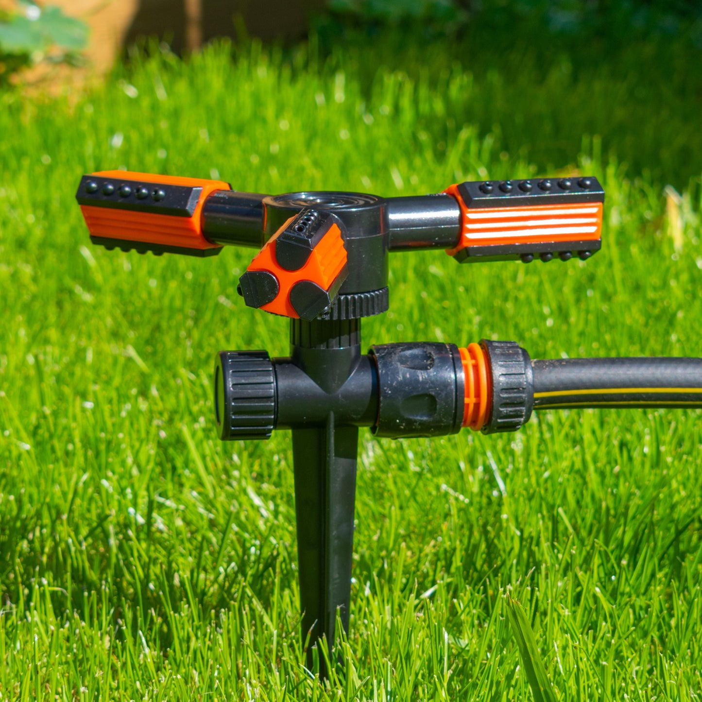 Eco Line 3‑Arm Rotary Lawn Sprinkler with Spike Mount
