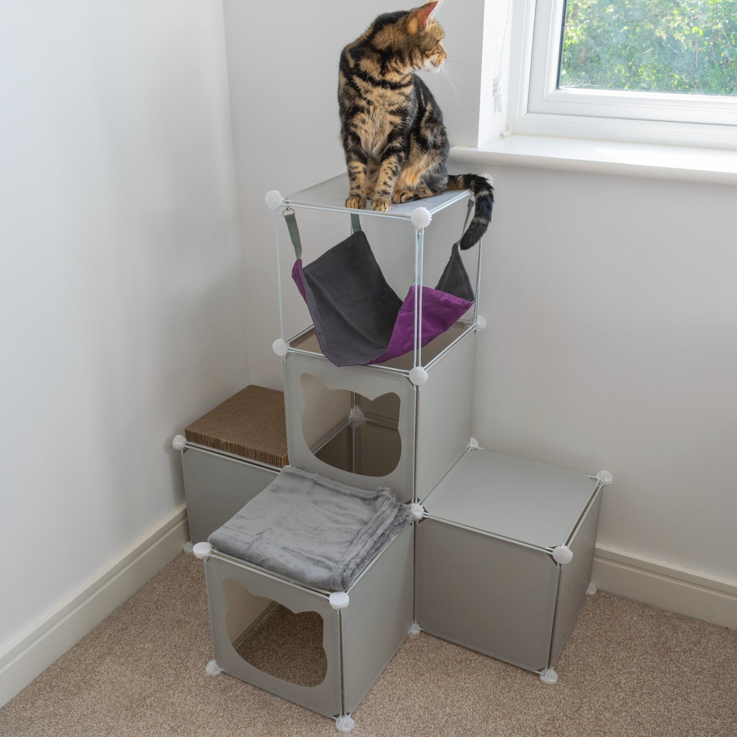 Medium-Sized Kitty Cubby Play Tower