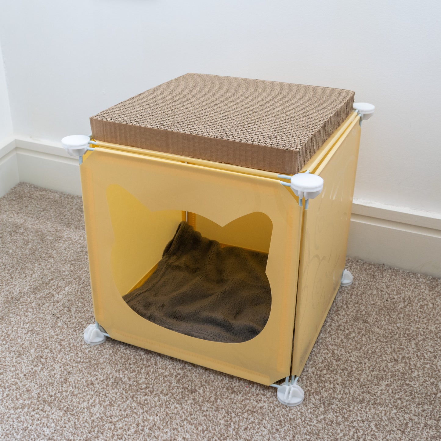 Small-Sized Kitty Cubby Play House