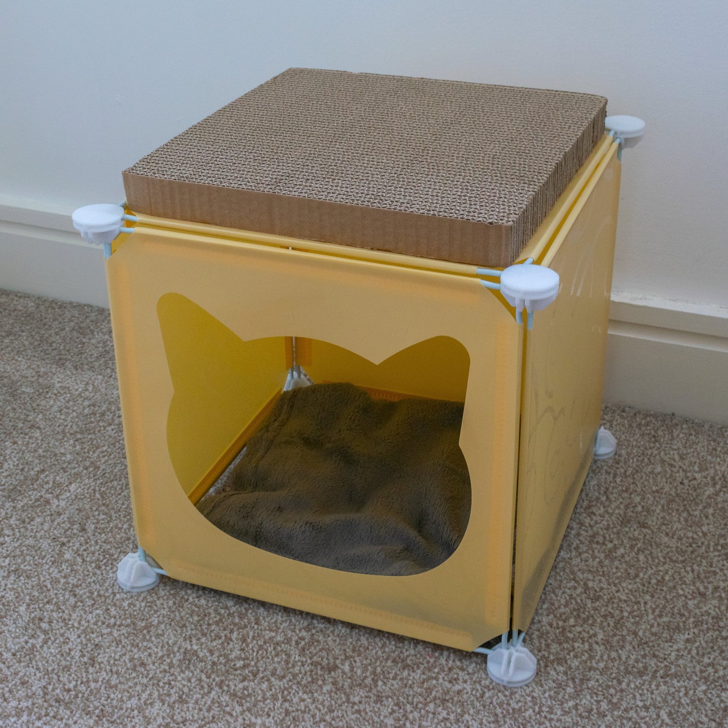 Small-Sized Kitty Cubby Play House
