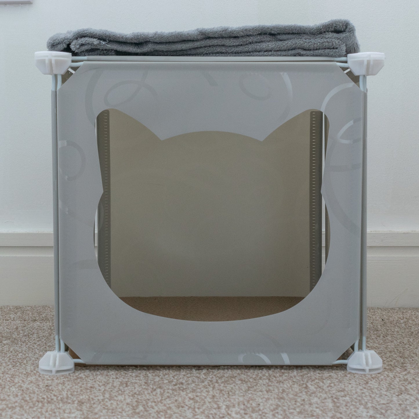 Small-Sized Kitty Cubby Play House
