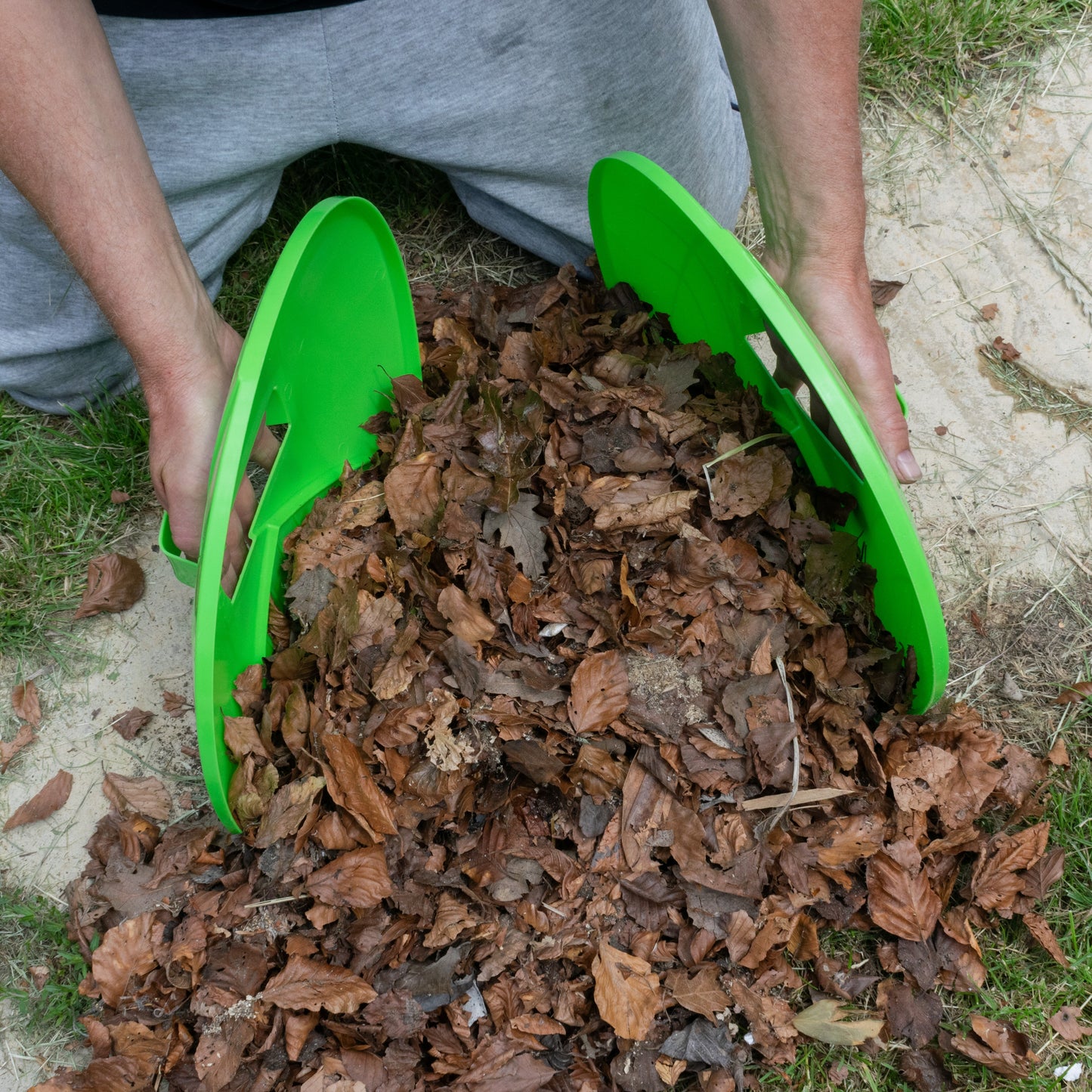 Leaf Grabber Scoops for Garden Cleaning, Green