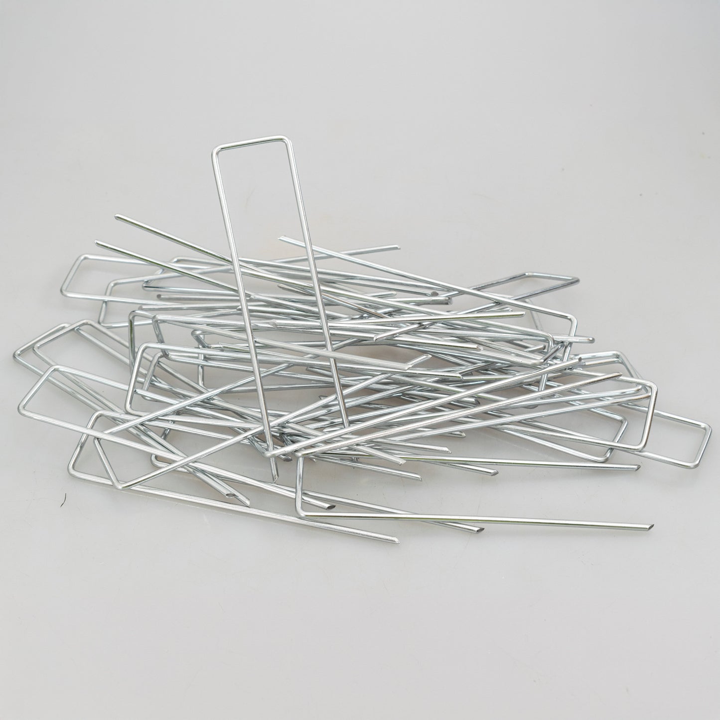 6”/150mm Red Pegs for Weed Control Membranes with Buffer Washers