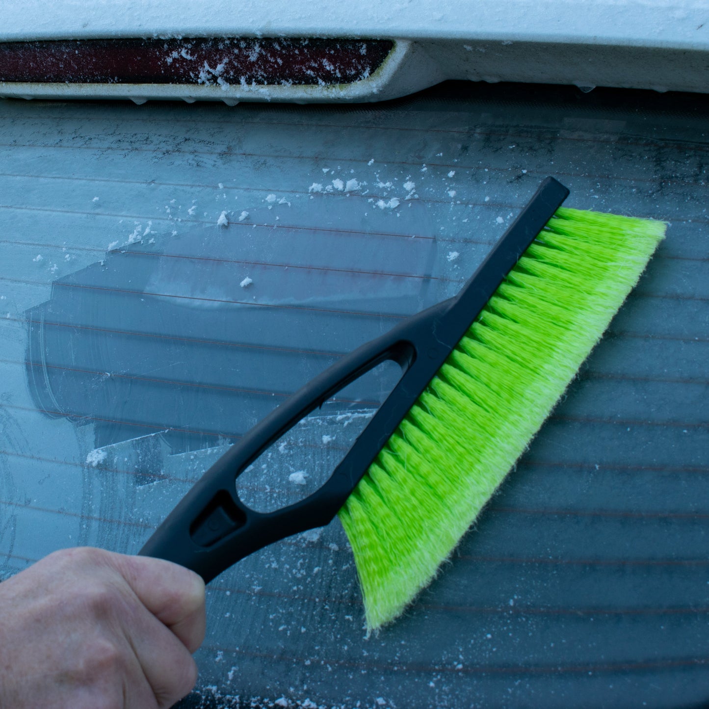 Ergonomic Ice Scraper with Snow Brush – 2-in-1 Winter Car Tool
