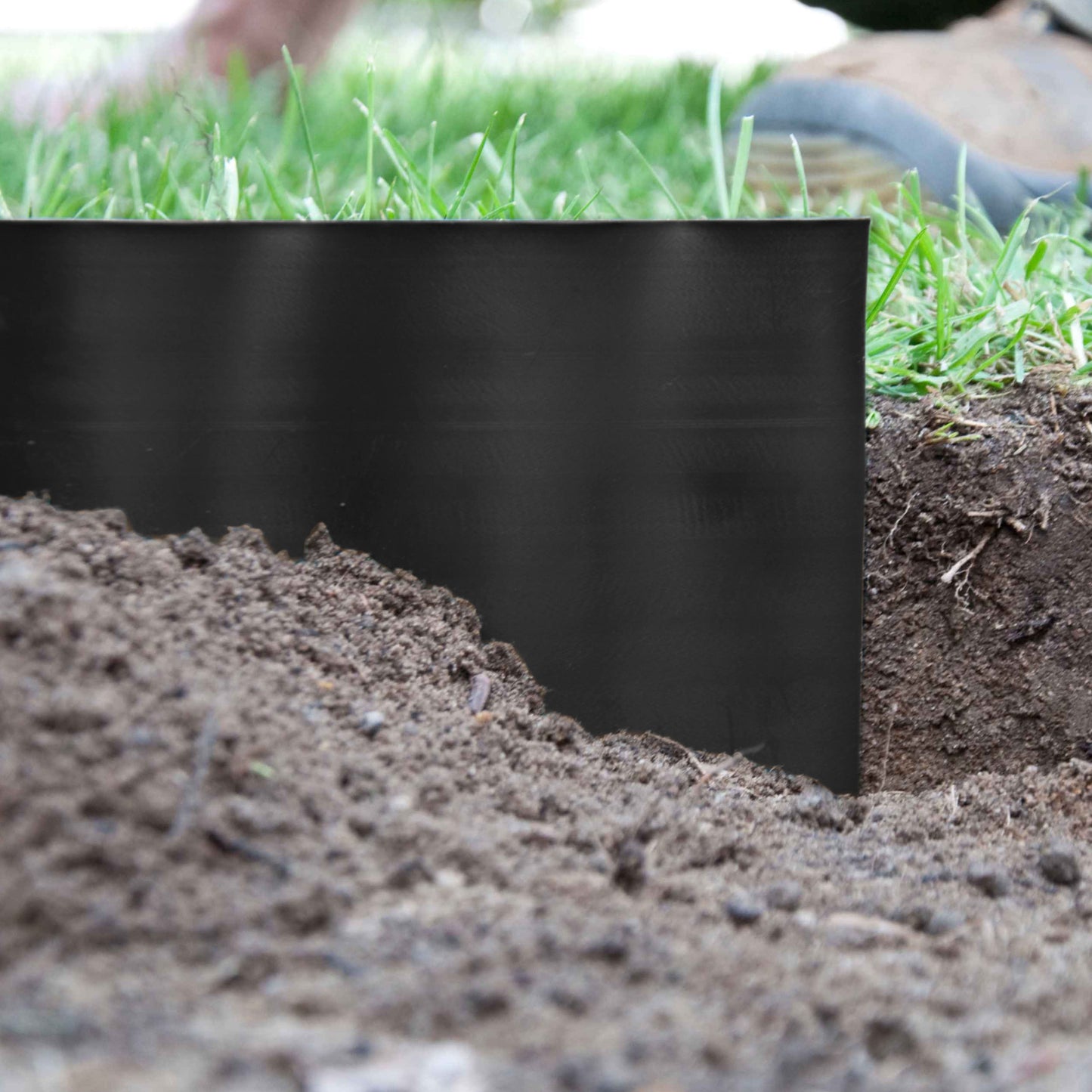 Black Plastic Wave‑Pattern Lawn Edging Strip – 15cm × 9m