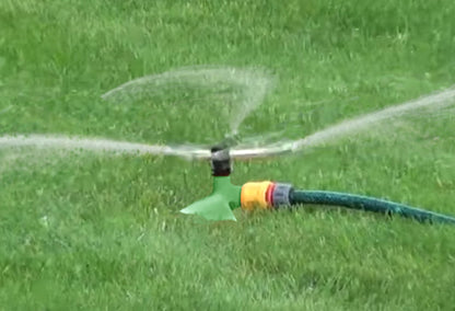 Green Leaf 3‑Arm Rotating Garden Sprinkler